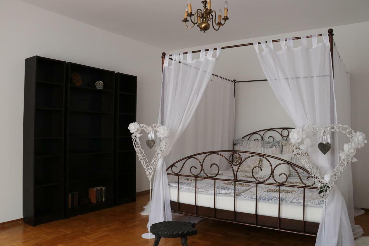 The Lakehouse Villa Neusiedl Am See Wienerstrasse 8 Екстер'єр фото