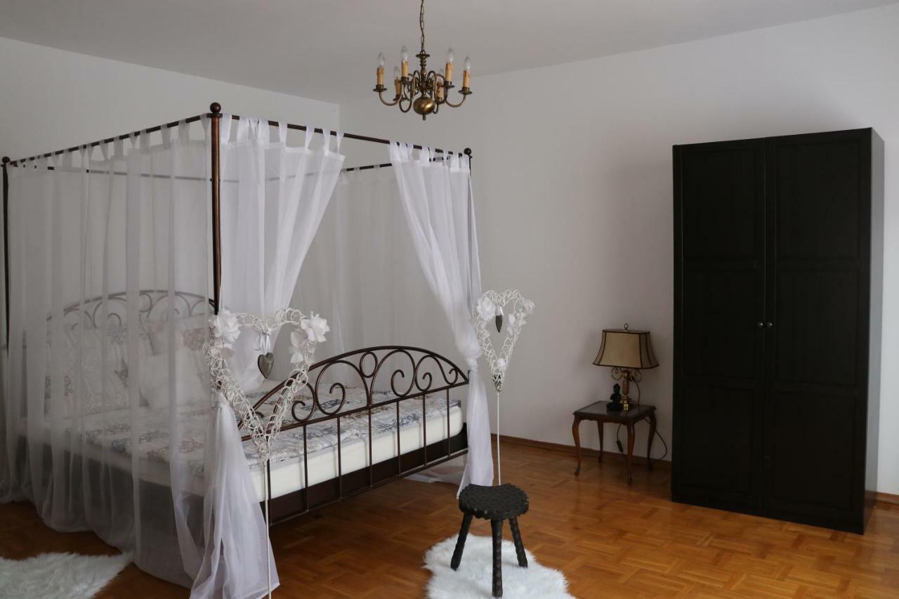 The Lakehouse Villa Neusiedl Am See Wienerstrasse 8 Екстер'єр фото