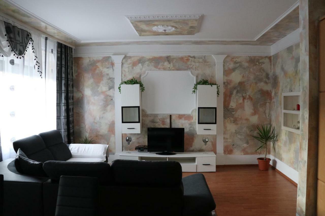 The Lakehouse Villa Neusiedl Am See Wienerstrasse 8 Екстер'єр фото