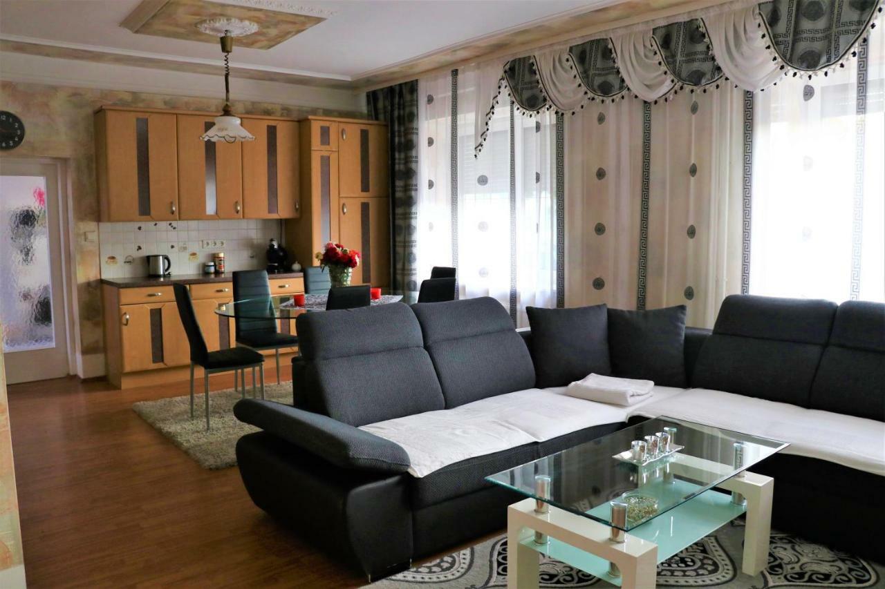 The Lakehouse Villa Neusiedl Am See Wienerstrasse 8 Екстер'єр фото