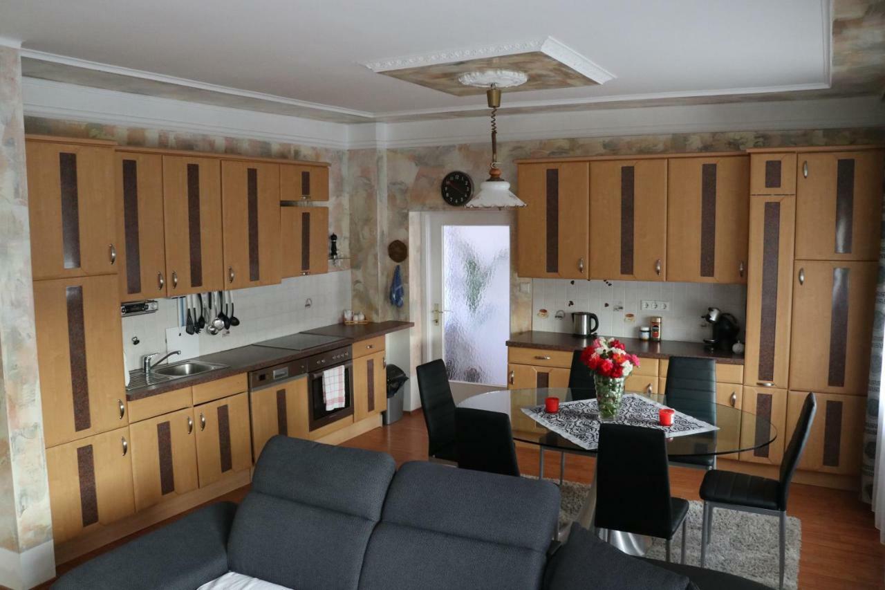 The Lakehouse Villa Neusiedl Am See Wienerstrasse 8 Екстер'єр фото