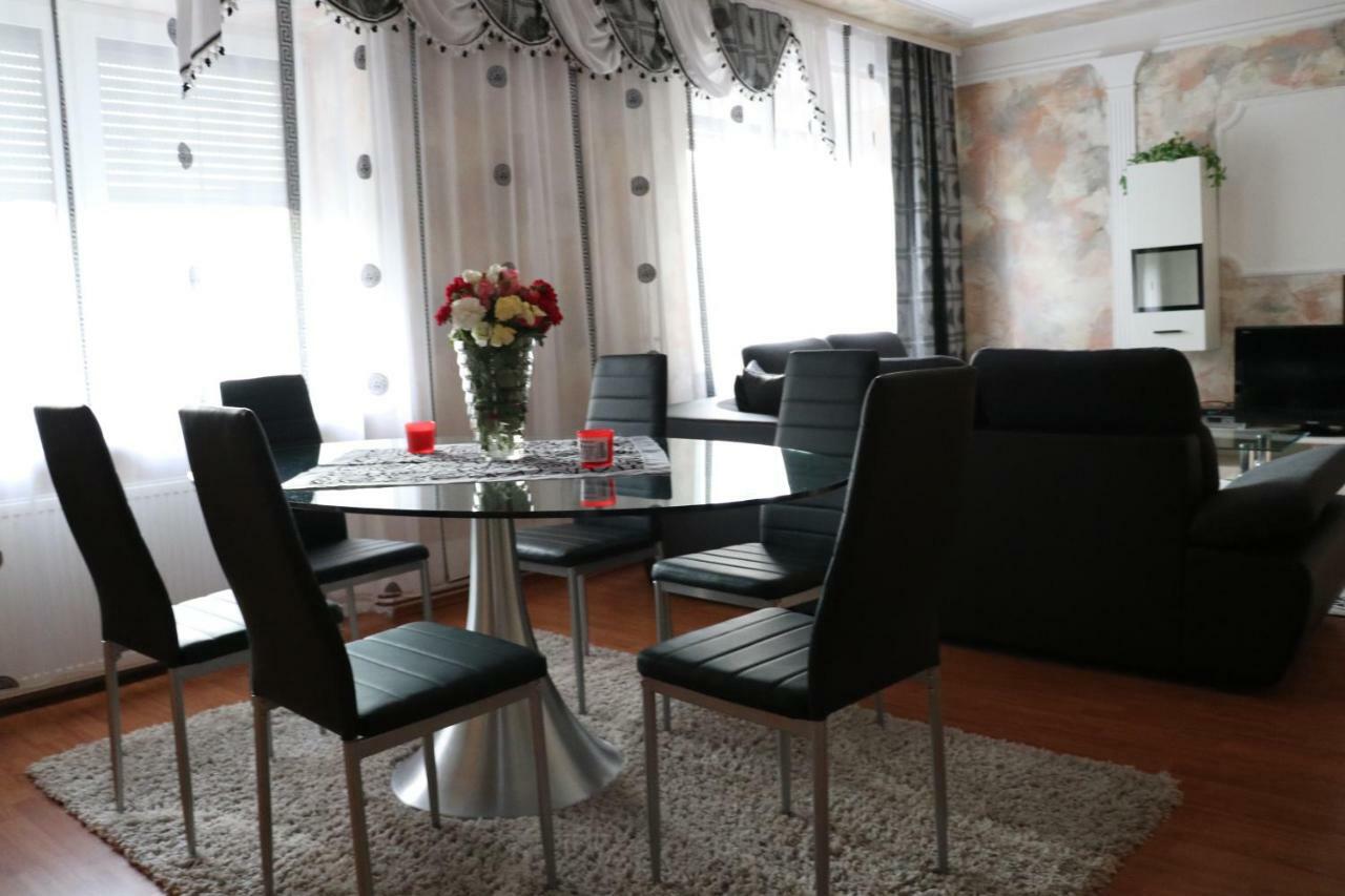 The Lakehouse Villa Neusiedl Am See Wienerstrasse 8 Екстер'єр фото